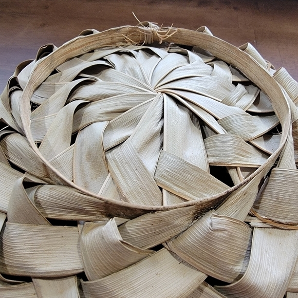 Hand Made Palm Frond Basket Hawaii boho basket wall accent decor - Picture 9 of 13